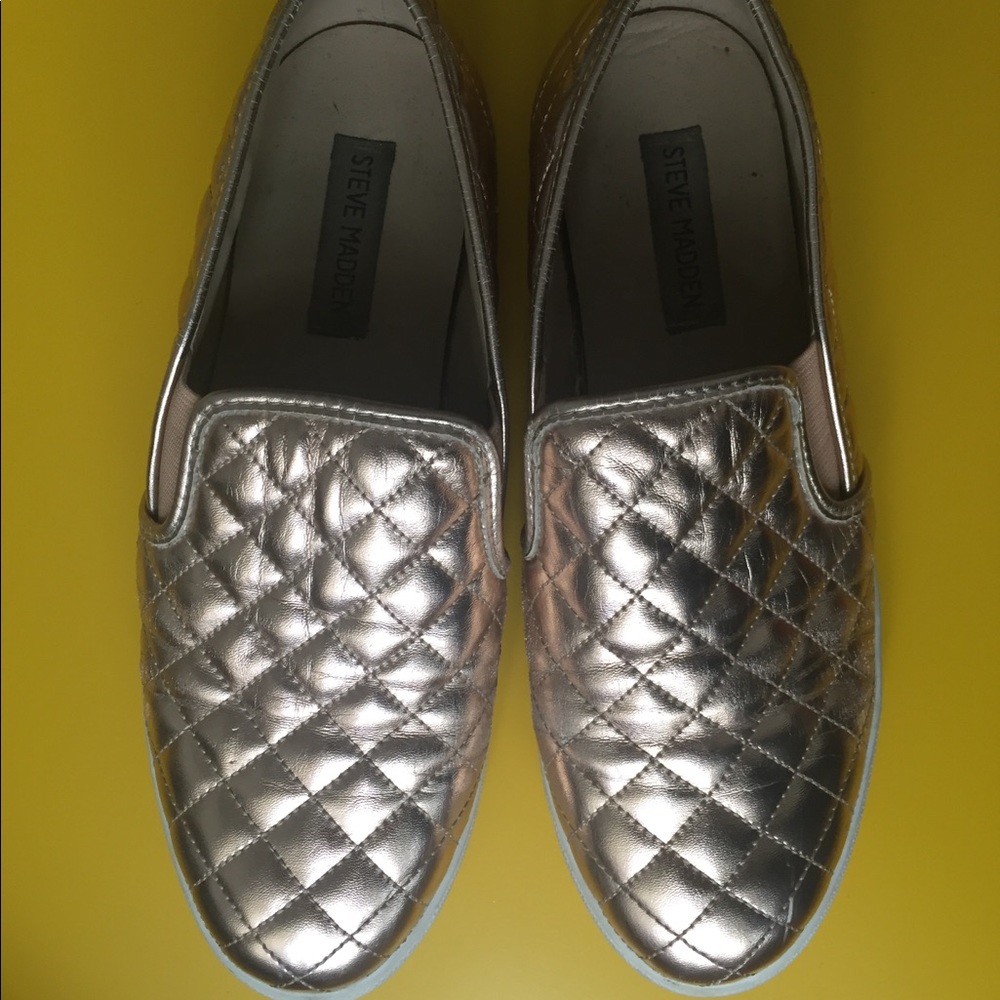 Steve Madden Classic Slip-on